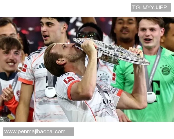 凯恩荣获月度最佳球员,实至名归 凯恩荣获月度最佳球员,实至名归