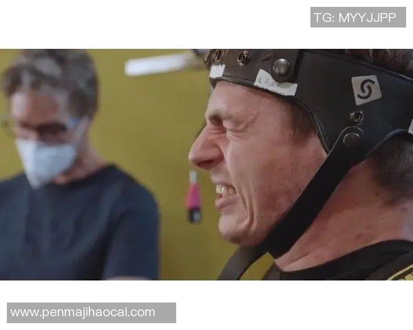 F1赛车手的体能训练方法与心理调节策略探究研究